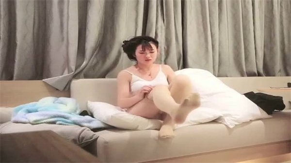 寻花偷拍-大屌魔人高价約了个肉丝苗窕小姐姐