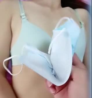 高中生破处全程实录口交大鸡巴调教的很乖巧小逼很嫩先给狼友展示一下大鸡巴草进去就流血腿夹的紧内射